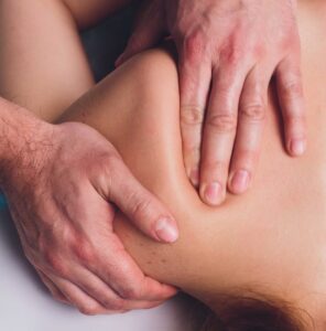 Masaje para dolor de espalda en Valencia - escápulas