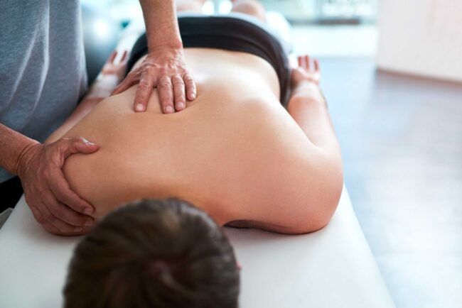 Masaje para dolor de espalda en Valencia - masaje mujer